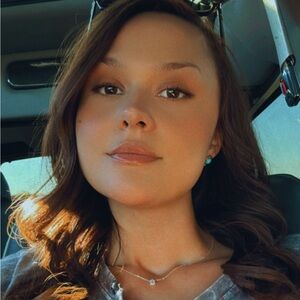 Meet your Posher, Lauren